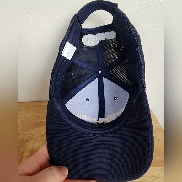 The Orlean Hote and Caino Las Vegas Two-tone Mesh Trucker Hat - Picture 8 of 10